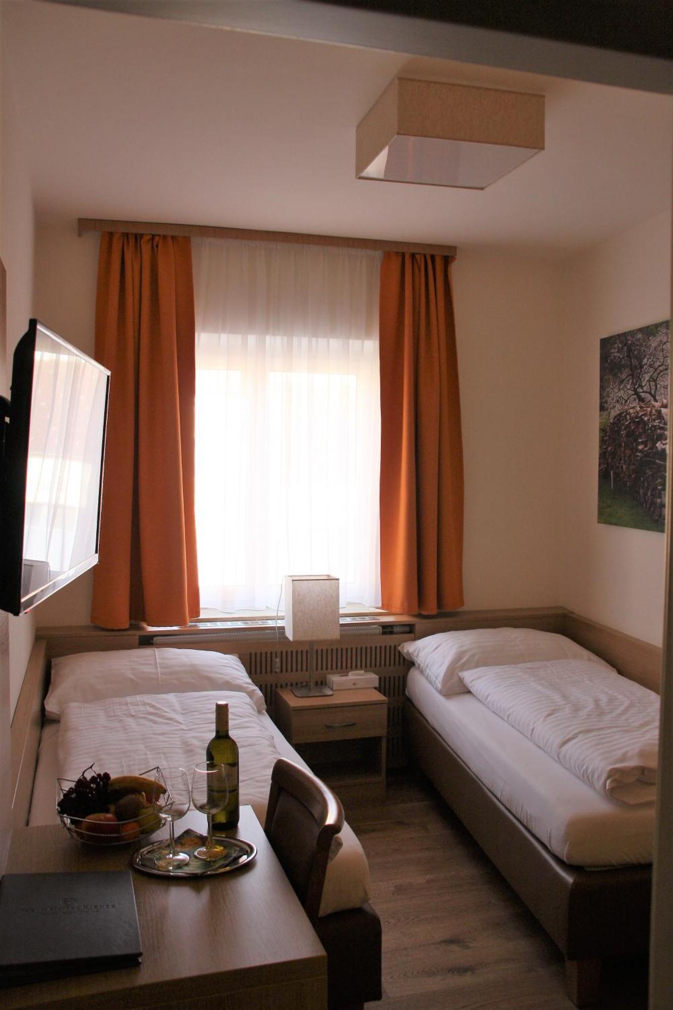 Weinhotel Rieder ポイスドルフ エクステリア 写真