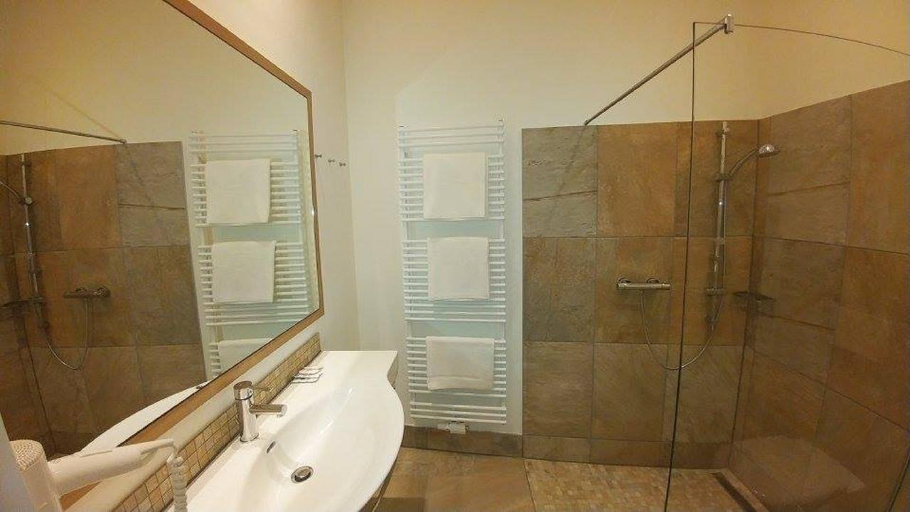 Weinhotel Rieder ポイスドルフ エクステリア 写真
