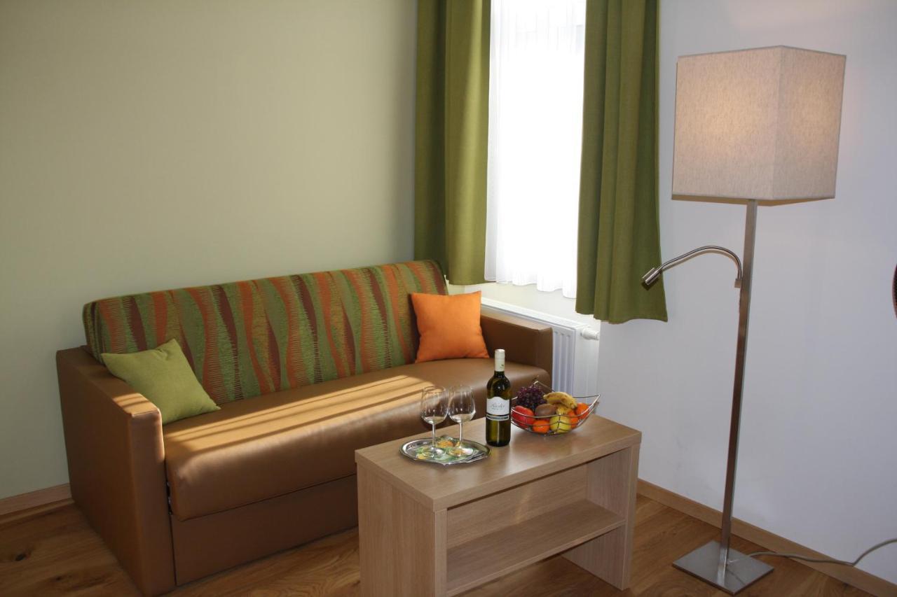 Weinhotel Rieder ポイスドルフ エクステリア 写真