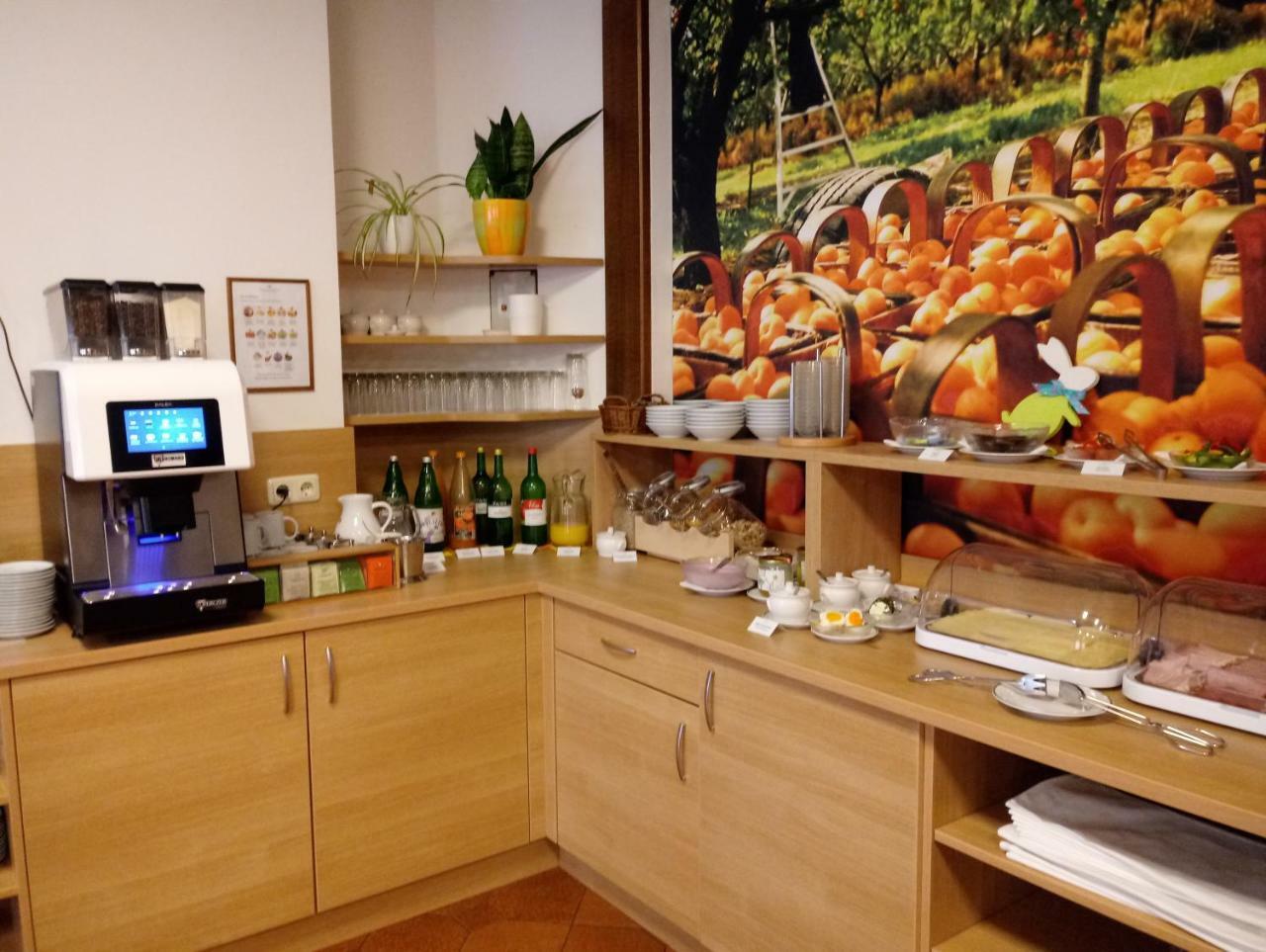 Weinhotel Rieder ポイスドルフ エクステリア 写真